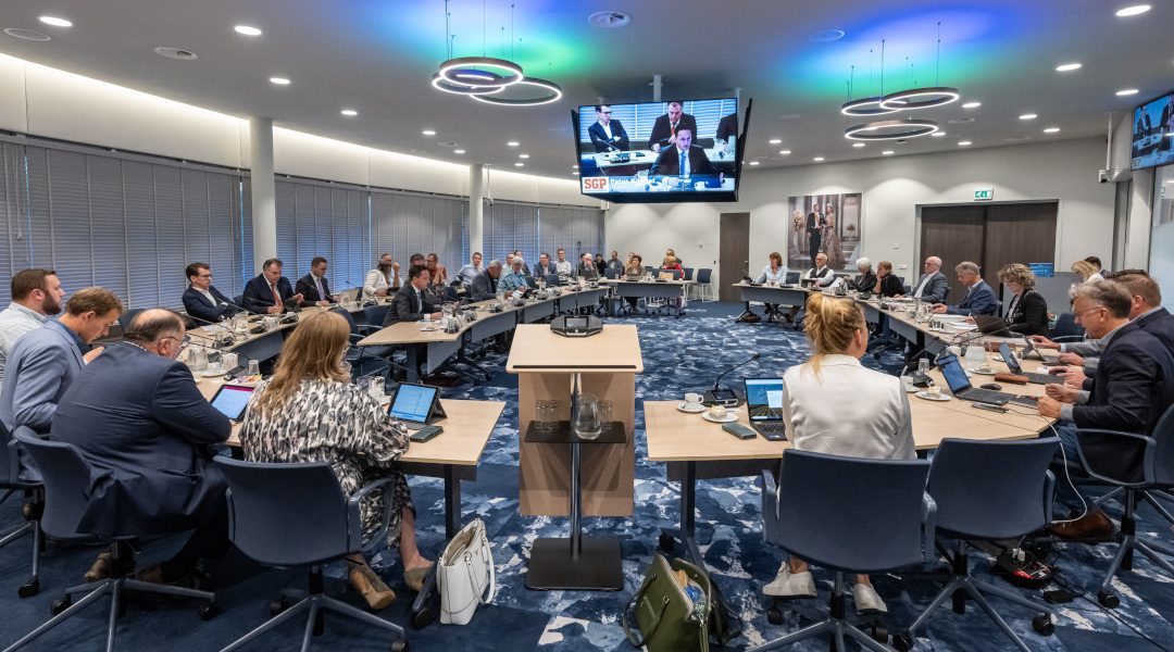 Gemeenteraad vergaderde over diverse onderwerpen | Installatie nieuw raadslid